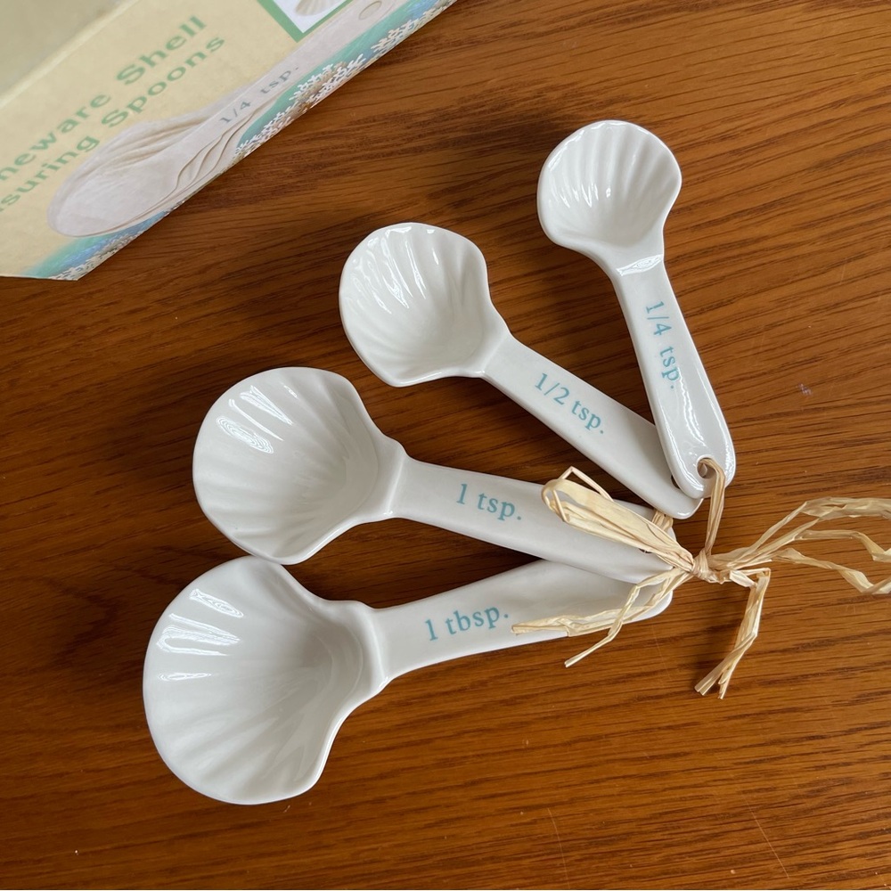 Cracker Barrel Stoneware Nesting Shell Measuring Spoons - Picture 3 of 14